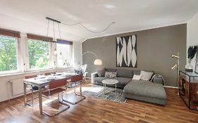 Inikama: Designer Apartment Im Gruenen - Netflix